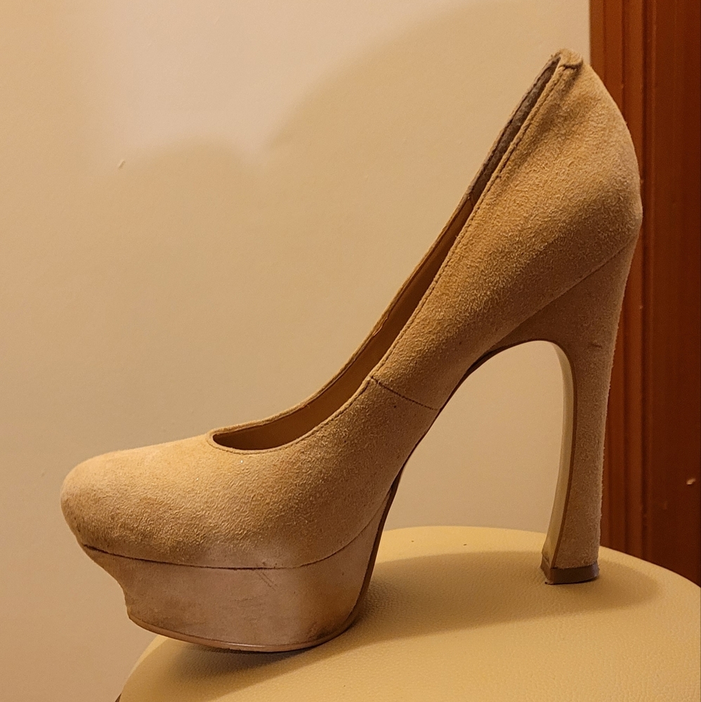 Shoes - Picture 3 of 6